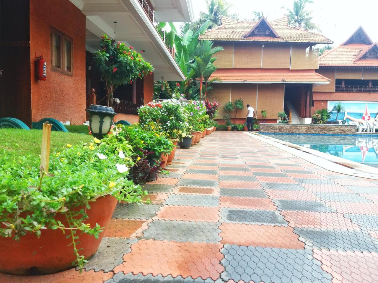 Nikhil Ayurvedic Heritage Hotel Varkala Esterno foto