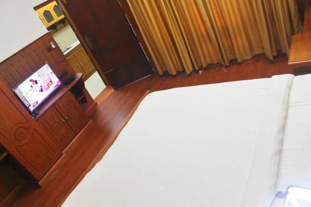 Nikhil Ayurvedic Heritage Hotel Varkala Esterno foto