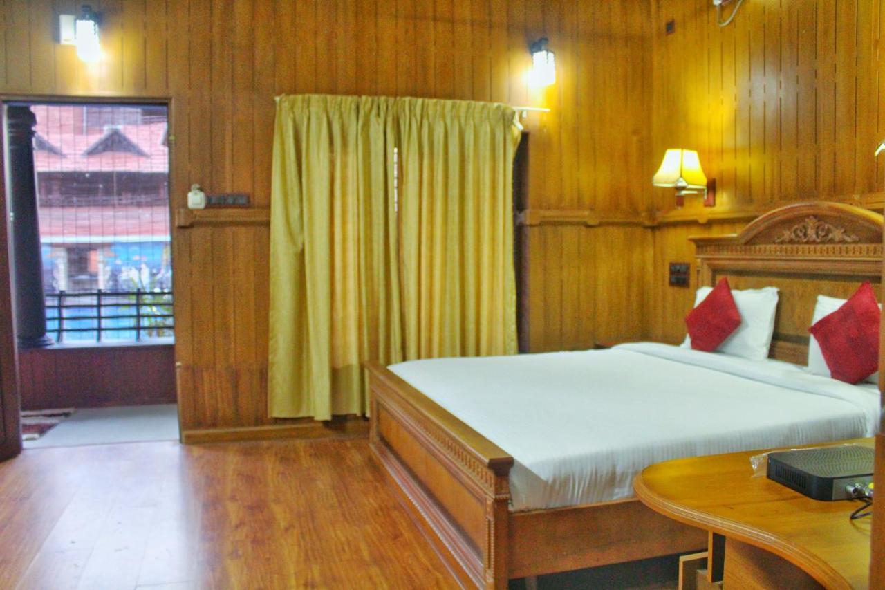 Nikhil Ayurvedic Heritage Hotel Varkala Esterno foto