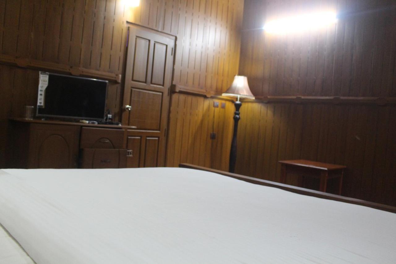Nikhil Ayurvedic Heritage Hotel Varkala Esterno foto